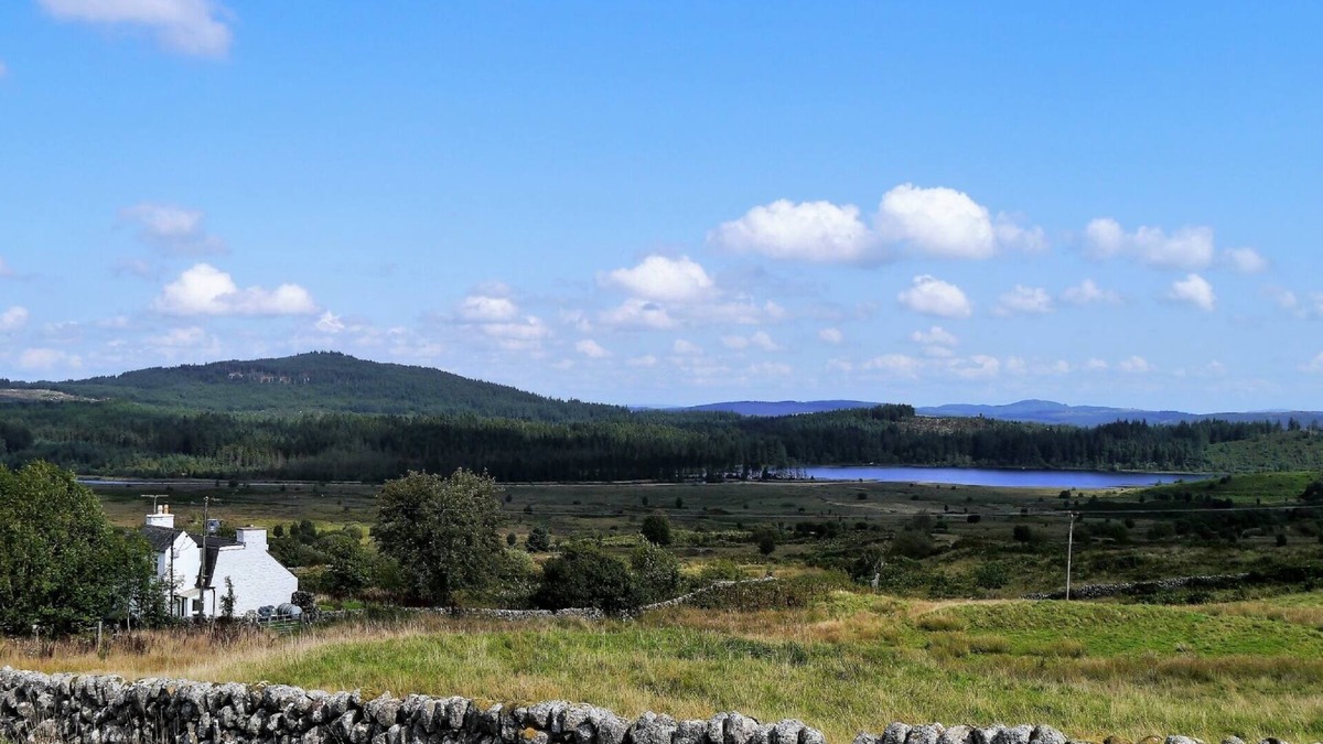 Castle Douglas Cottage | Airie Farmhouse - a house that sleeps 7 guests in 3 bedrooms