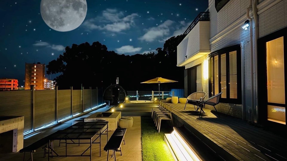 Hakata-ku Villa | AirportHills 1400 ㎡ 1 building with a spectacular open-air bath on the 2nd floor for private use, 4 parking spaces, BBQ facilities, pets allowed