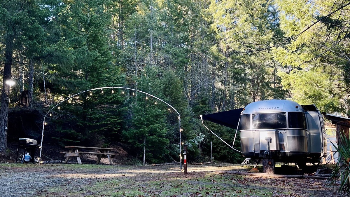 Douglas County Resort | Airstream in Azalea Forest creek side, lake front