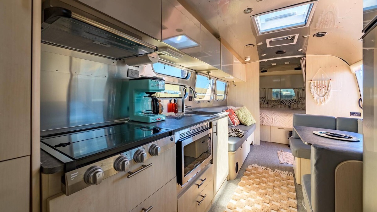Valle House | Airstream with Bunk & Private Hot Tub (Unit L) - 6 Person Airstream with Bunkbed