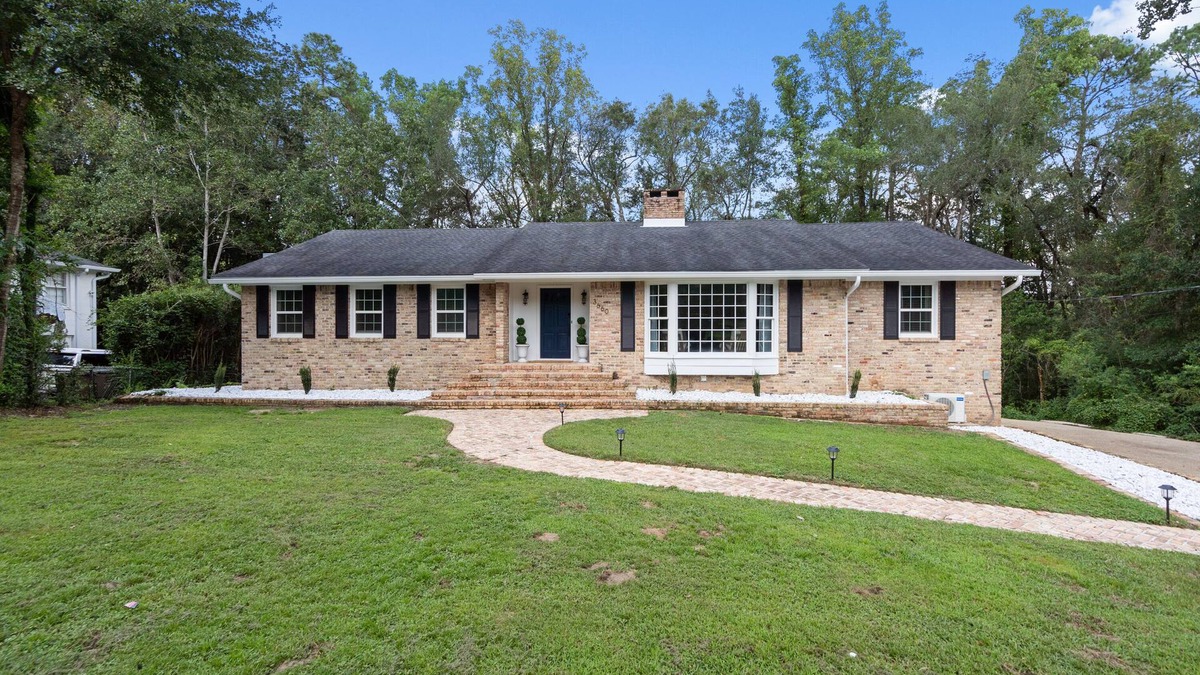 College Park House | Airy 5br home w/pool, outdoor living, game room