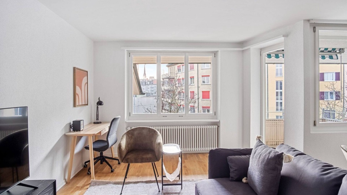 Oerlikon Apartment | Airy Oerlikon 3.5 Room w/Parking, 1min to Train Station, by Blueground