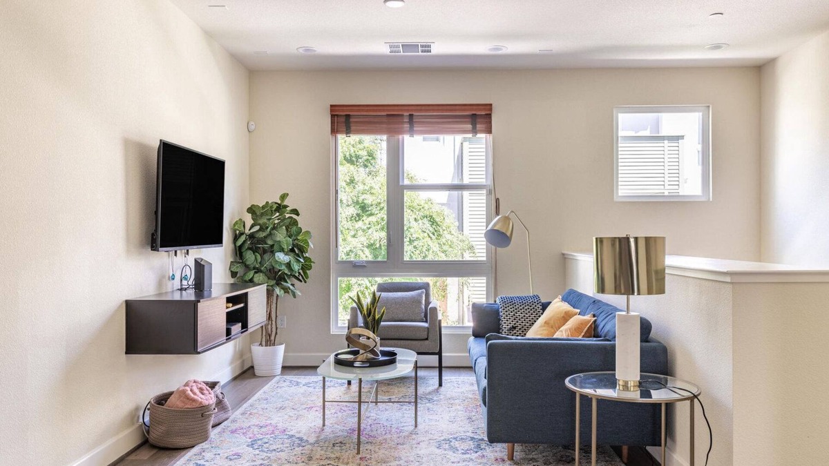 Hillsdale House | Airy San Mateo 2BR w/Parking & A/C, nr Shops & Parks, by Blueground