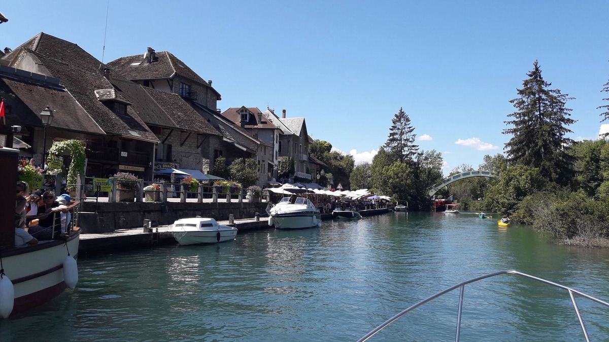Aix-les-Bains Apartment | Aix-les-Bains Grand Port T2 Furnished 3 Stars Terrace 57m2