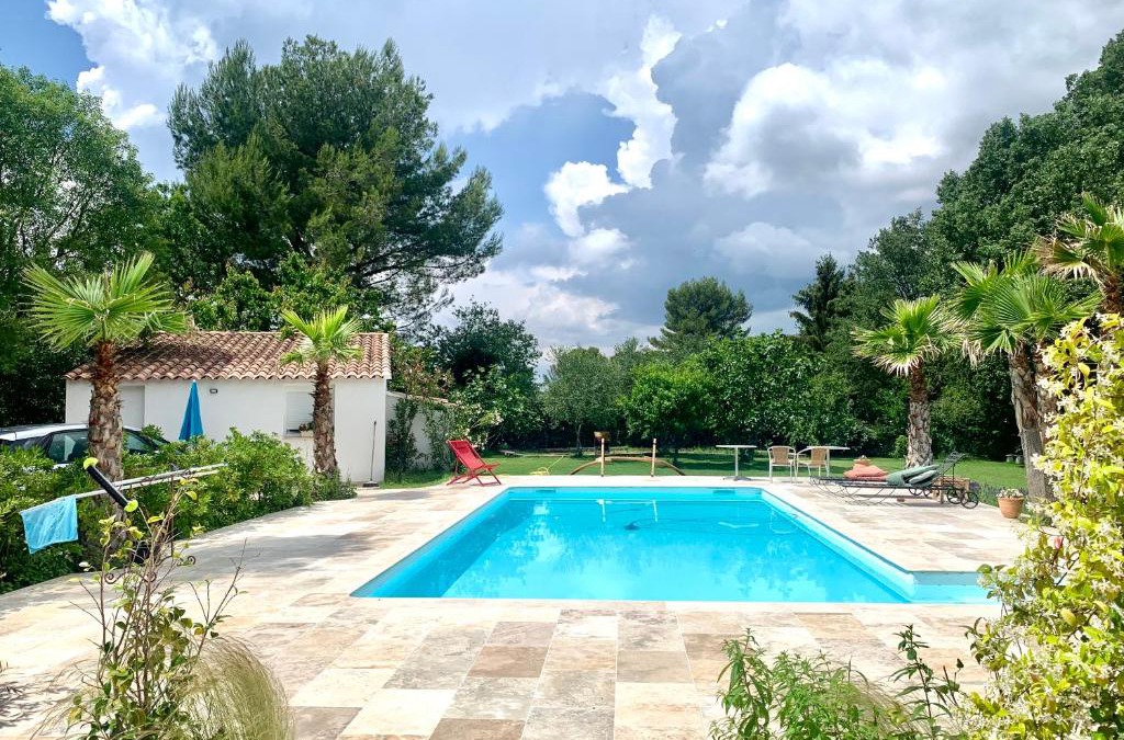 Simiane-Collongue Apartment | Aix-Marseille superbe T2 avec jardin, piscine et parking