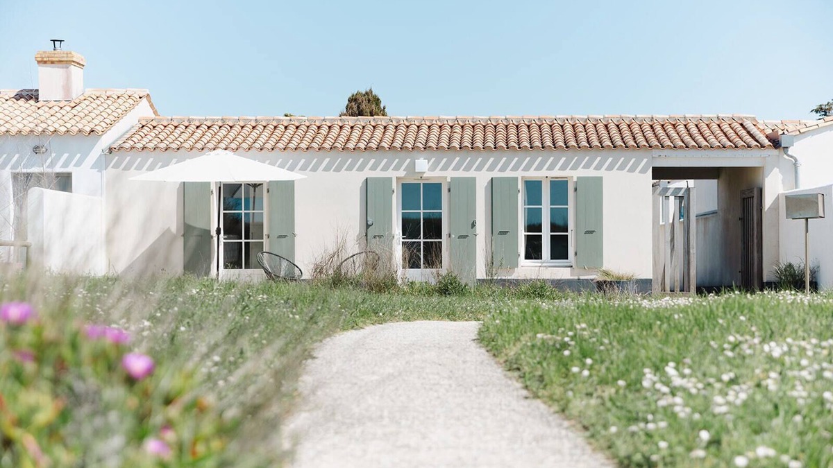 Ile-d'Aix House | Aixcale near the sea