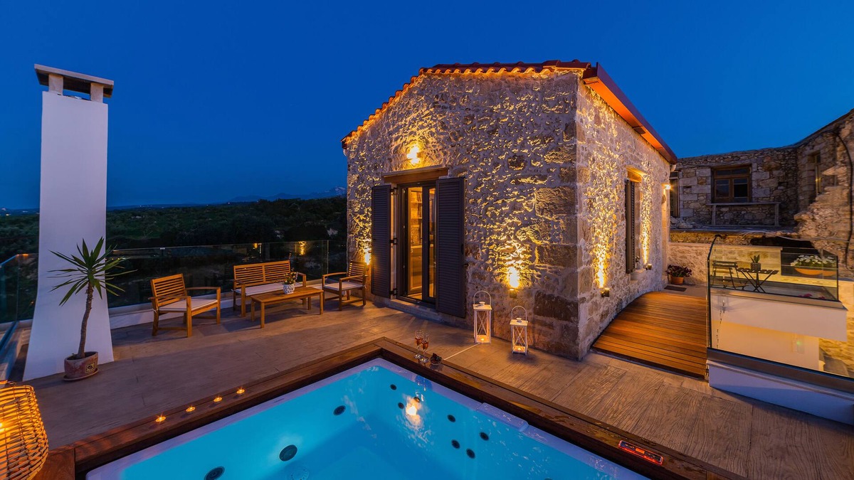 Agia Paraskevi Villa | AKALLI VILLA WITH SWIMMING POOL AND HOT TUB