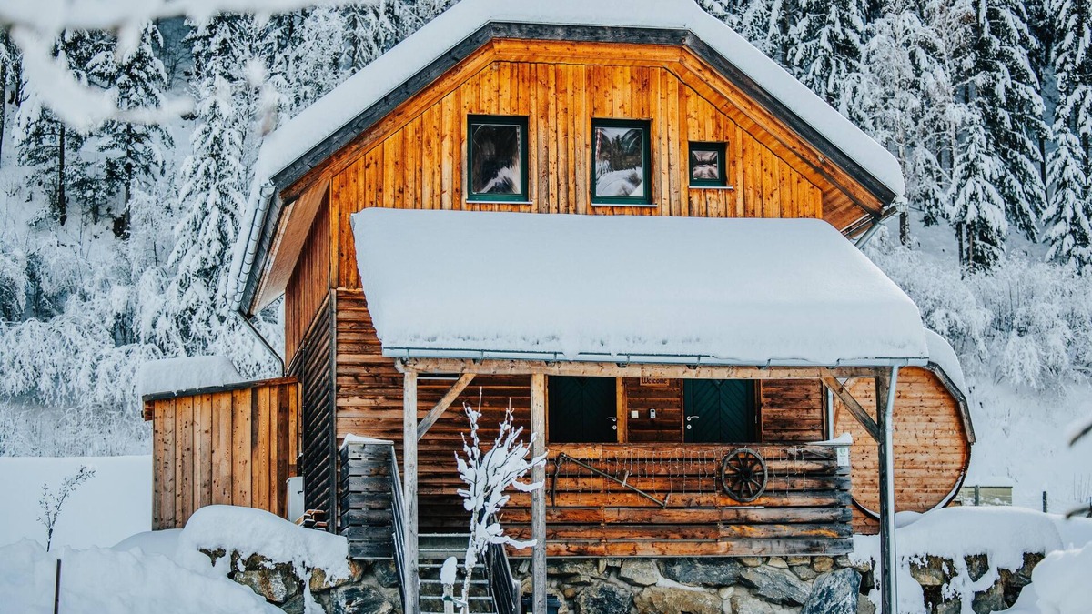 Sankt Georgen am Kreischberg Ski Chalet | Alpine house with a unique barrel sauna