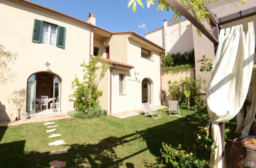 Aiale House | Al Colle Di Lari