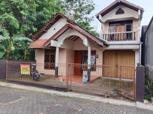Mendut House | AL Homestay