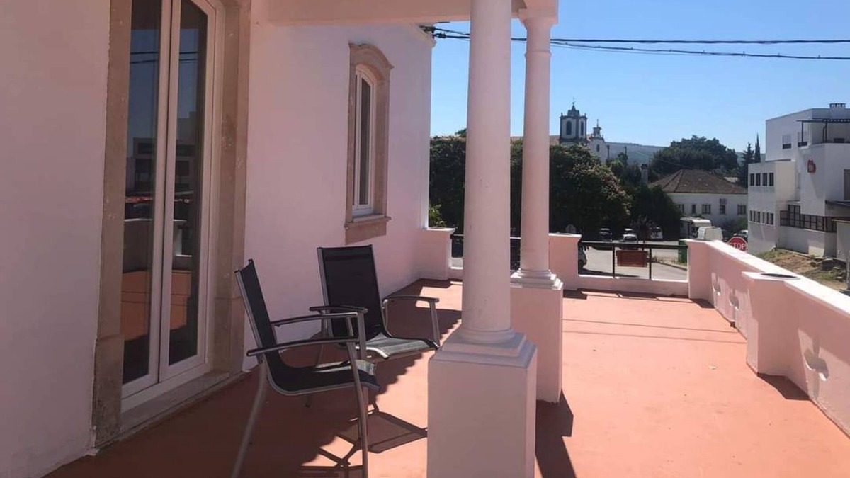 Castanheira de Pera House | AL & Snack Bar Éden