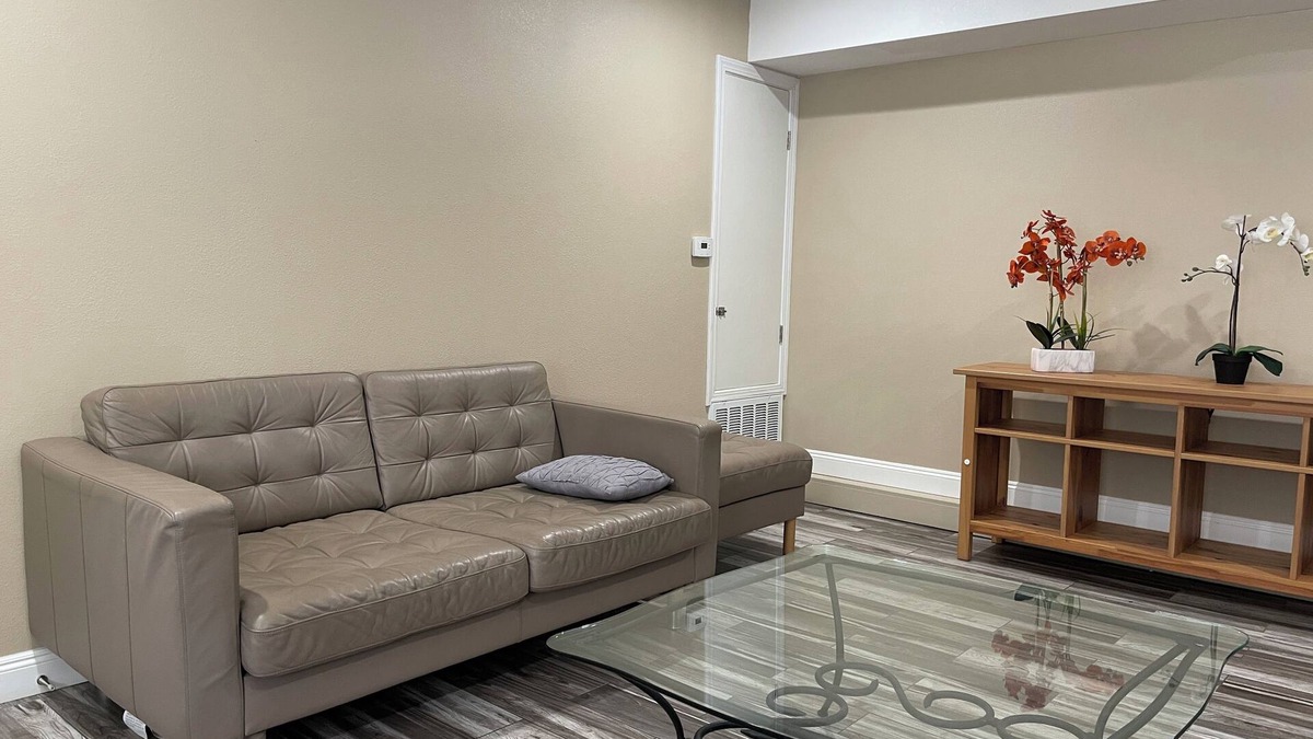 West Alameda Apartment | Alameda Modern Victorian 2BD unit D