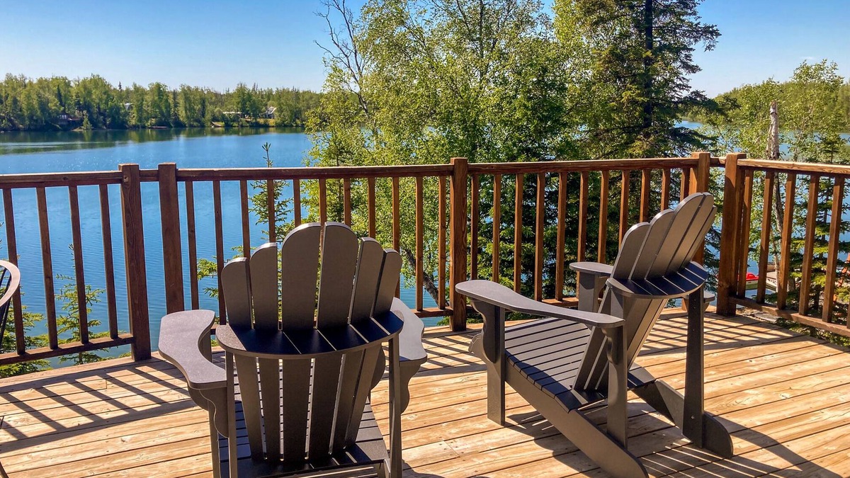 Meadow Lakes House | Alaska Adventure Awaits: Charming Lakeside Living