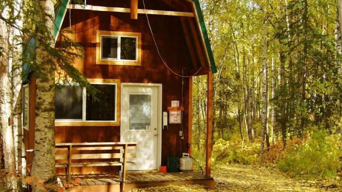 Willow House | ALASKA's Winter Park Cabins