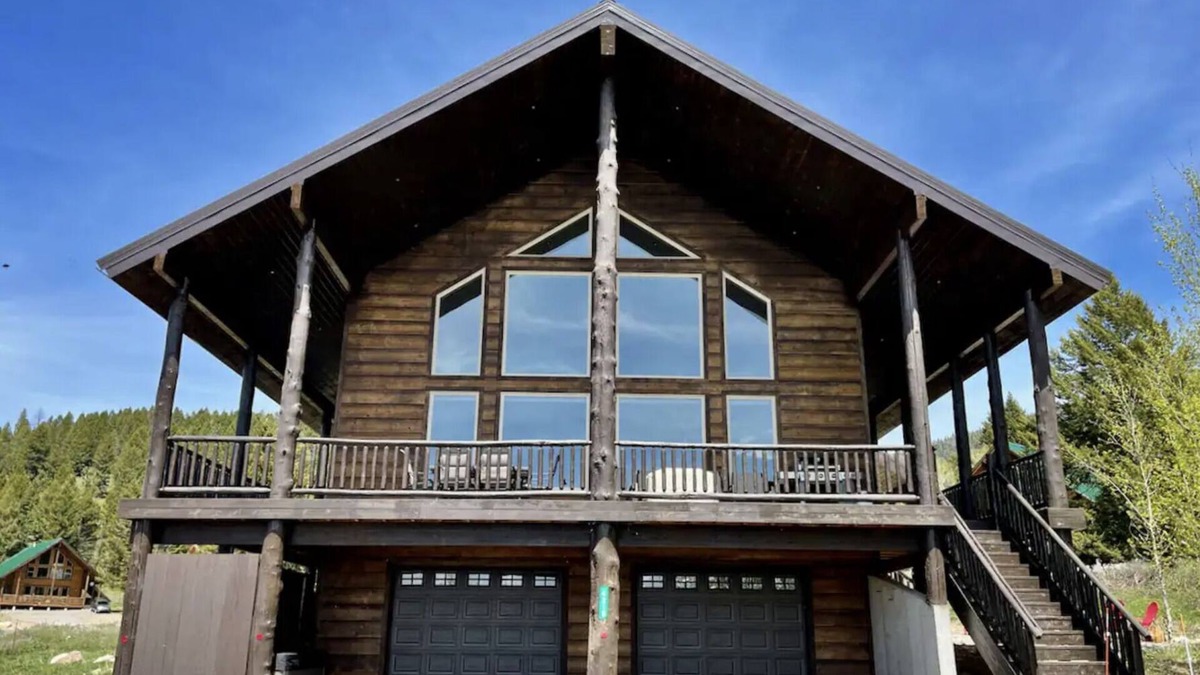 Island Park Cabin | Alaskan Moose Lodge-10 Miles 2 YNP+Hot tub+Wifi+AC