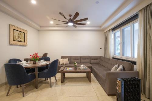 Shimla Apartment | Alaya Stays 2 BHK Apartment with Hill View - Cliff Crest