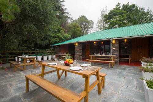 Kandaghat Villa | Alaya Stays Cottage with Tree House - Suro Woodbine Chalet