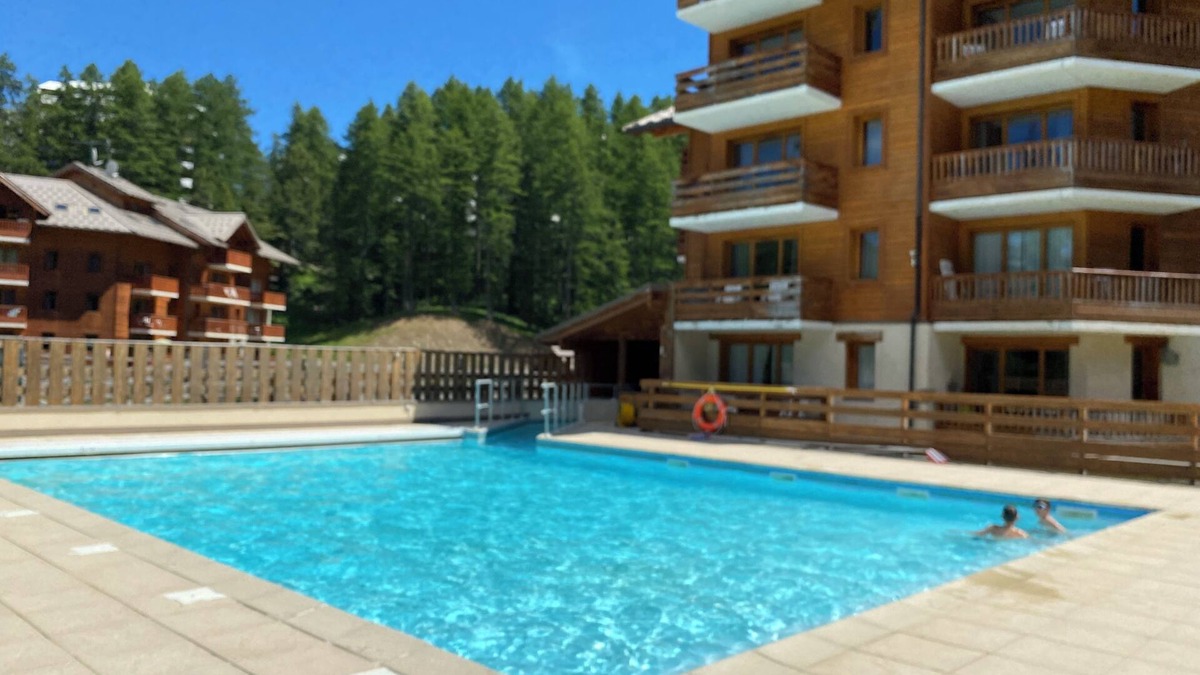 Les Claux Apartment | Albane F2 on slopes swimming pool quiet fully renovated 3 * wifi covered parking