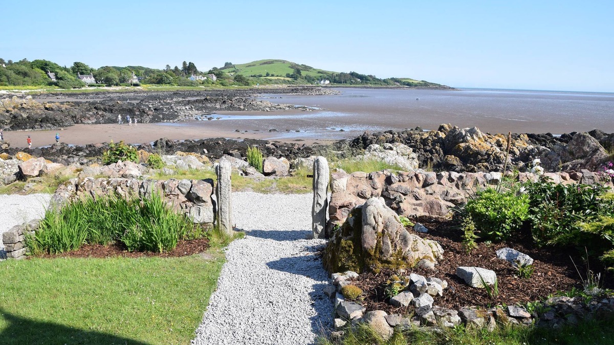 Rockcliffe Cottage | Albany Cottage - a cottage that sleeps 7 guests in 4 bedrooms