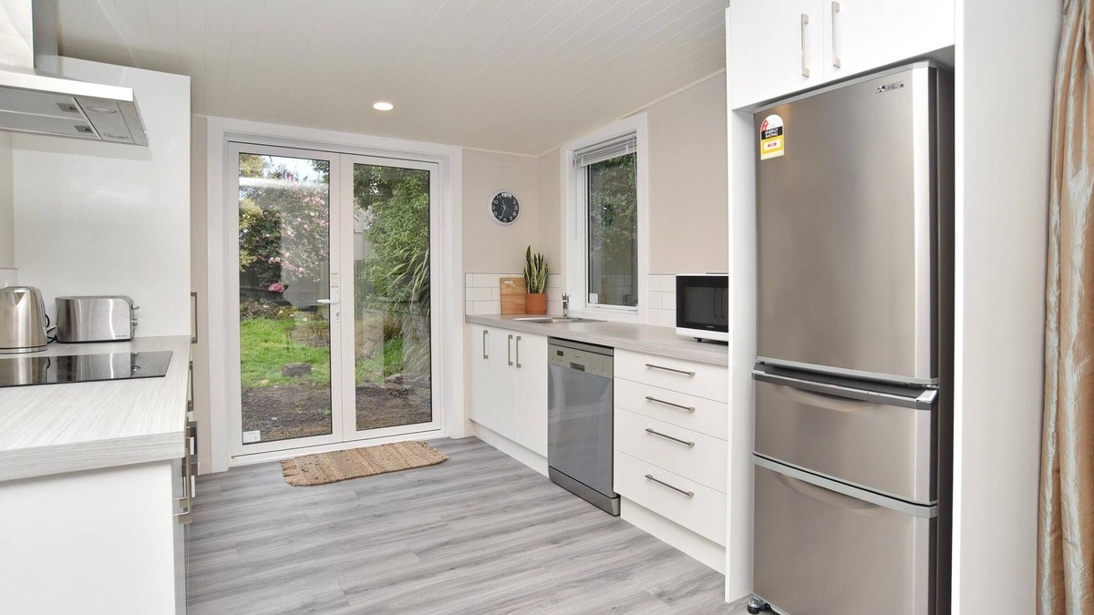 Sydenham House | Albemarle Villa - 3 bedroom Classic Villa - handy location