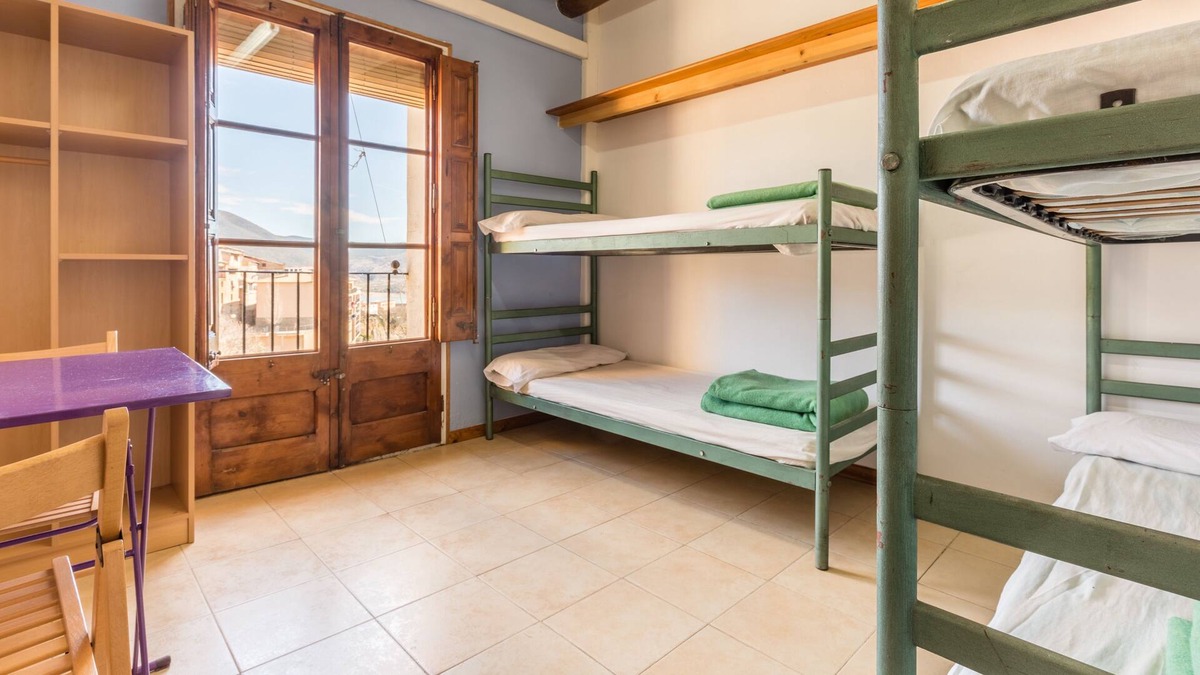 Salas de Pallars Apartment | Alberg La Solana - 23 - Quadruple Room (3 - 4 Guests)