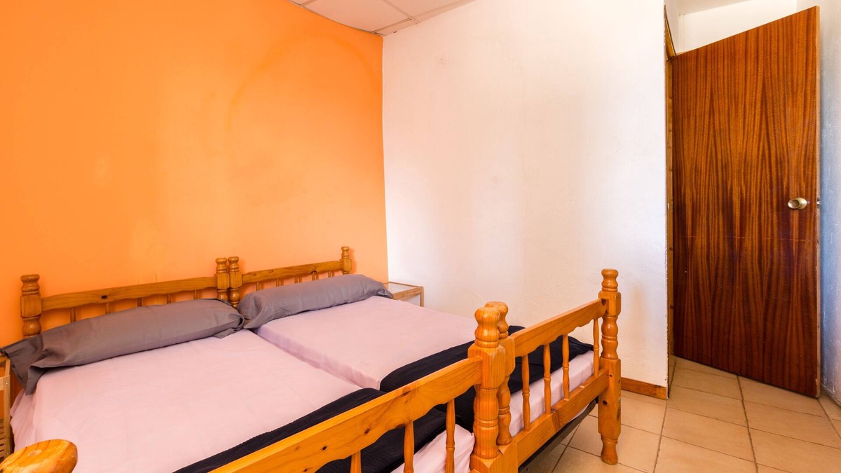 Salas de Pallars Apartment | Alberg La Solana - 11 - Double Room With Two Single Beds (2 Guests)