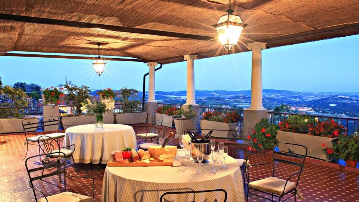 Cocconato Hotel | Albergo Cannon D'Oro
