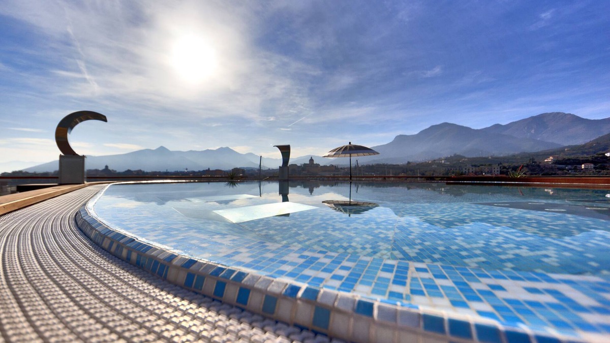 Loano Hotel | Albergo Yacht Club Marina di Loano