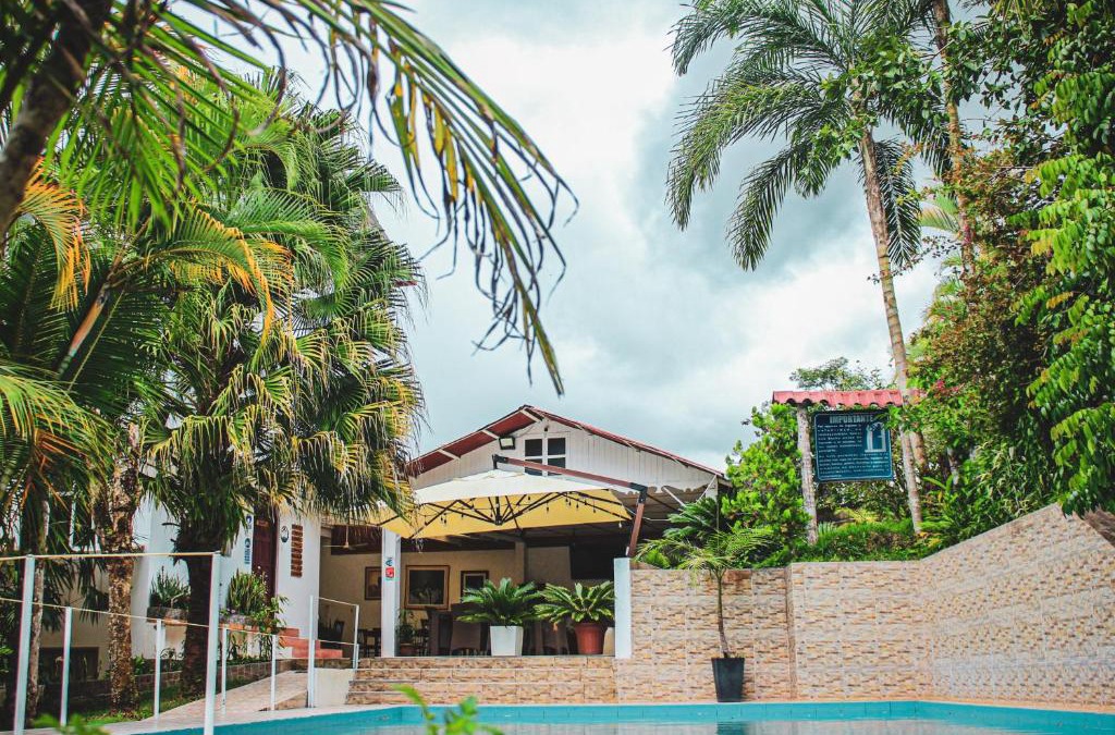 Pozuzo Bed & Breakfast | Albergue Turístico Gstir