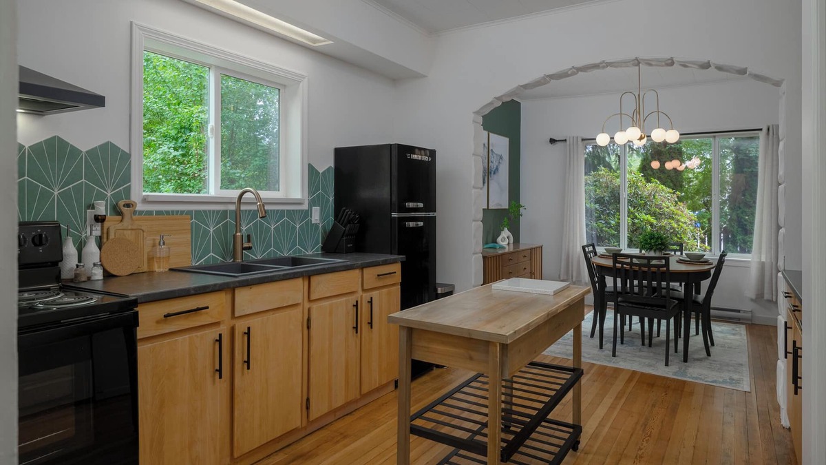 Port Alberni House | Alberni Coast Retreat- 3Bedroom Full House Close to Amenities