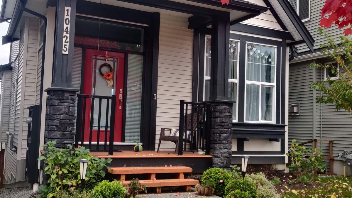 Maple Ridge Bed & Breakfast | Albion Stay
