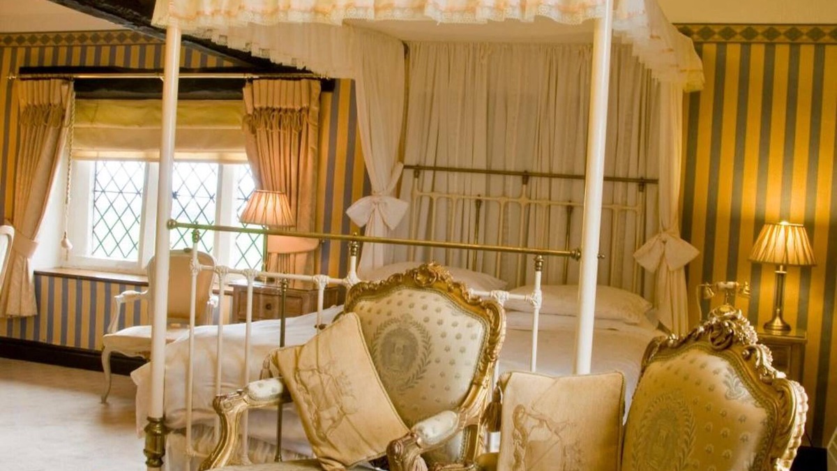 Shrewsbury Hotel | Albright Hussey Manor
