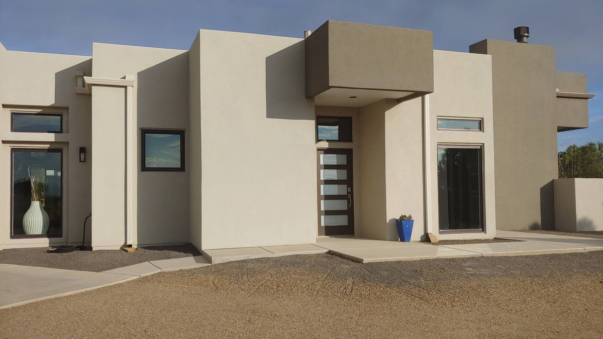 Ventana Ranch House | Albuquerque West Contemporary Casita Retreat with a View