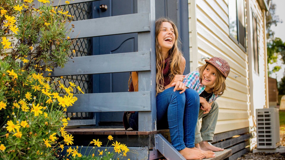 Lavington Cabin | Albury Gardens Tourist Park