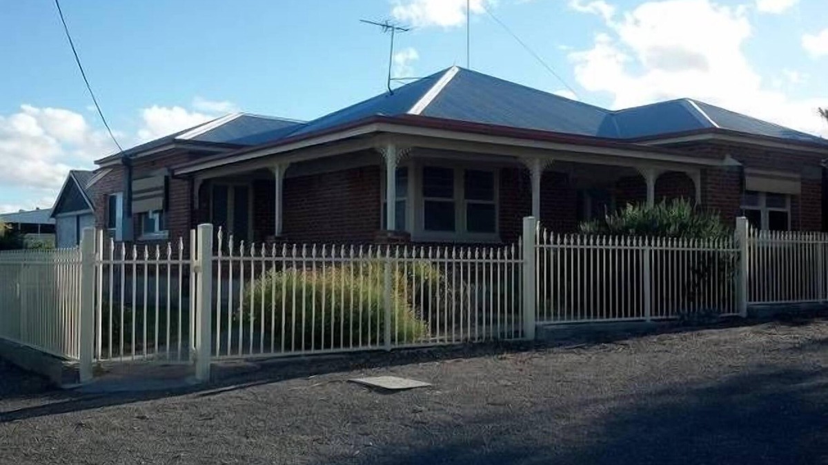 Dalrymple House | Alby's on Towler Street