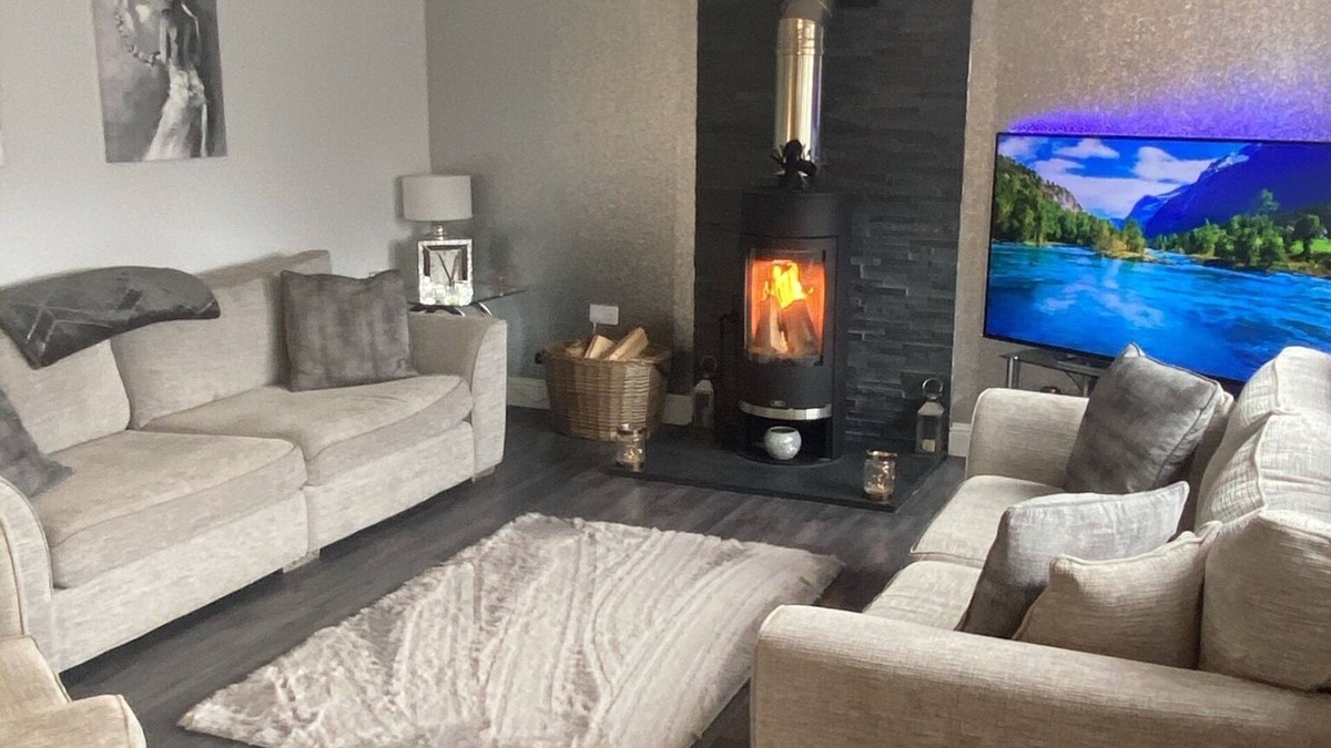Cromdale House | Alcantara- Modern Highland home with hot tub - sleeps 10