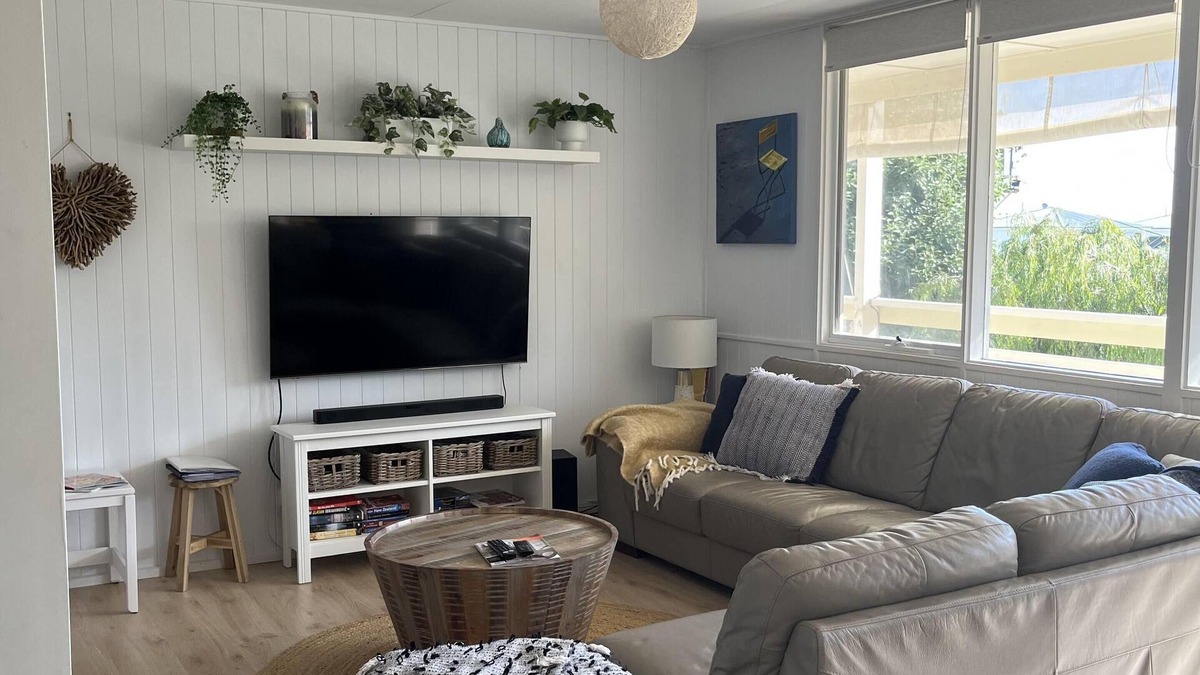 Aldinga Beach House | Aldinga Beach Break - Coastal Beauty Perfect For a Fam Vacay ~ C21