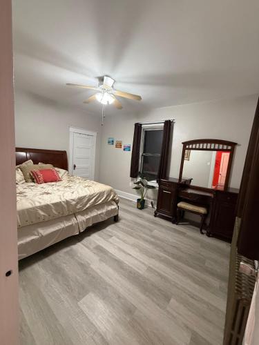 Mount Rainier House | Alegrya-1