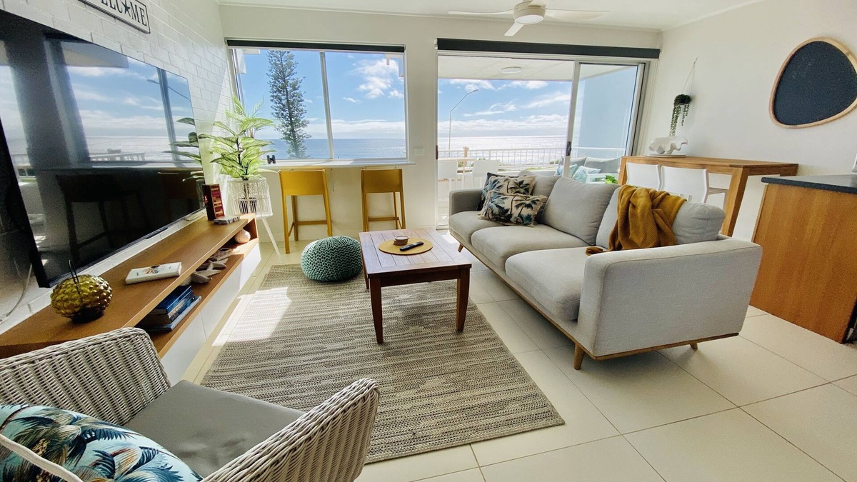 Alexandra Headland Apartment | Alex Heads Beachfront