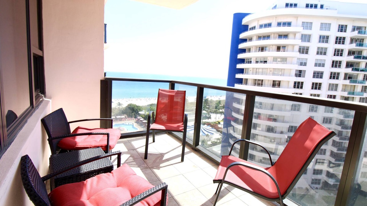 Miami Beach Condo | Alexander 1211 with Beach Access, 2 pools, sauna