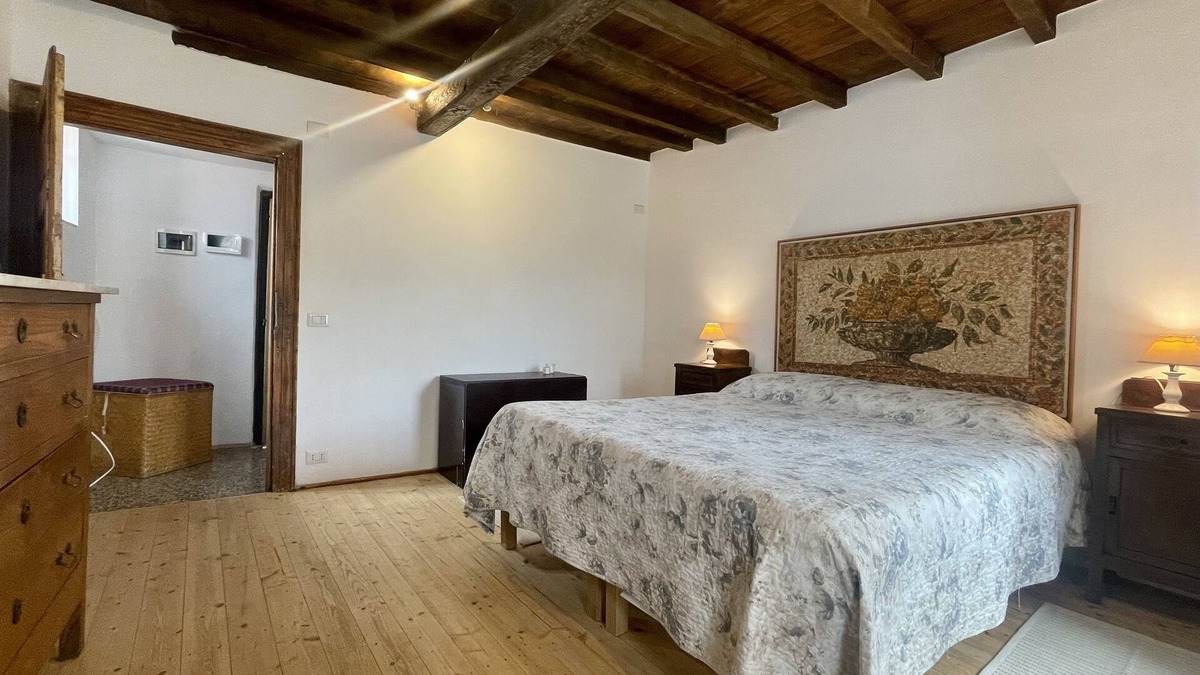 Alta Valle Intelvi Apartment | Alexander Place Chestnut