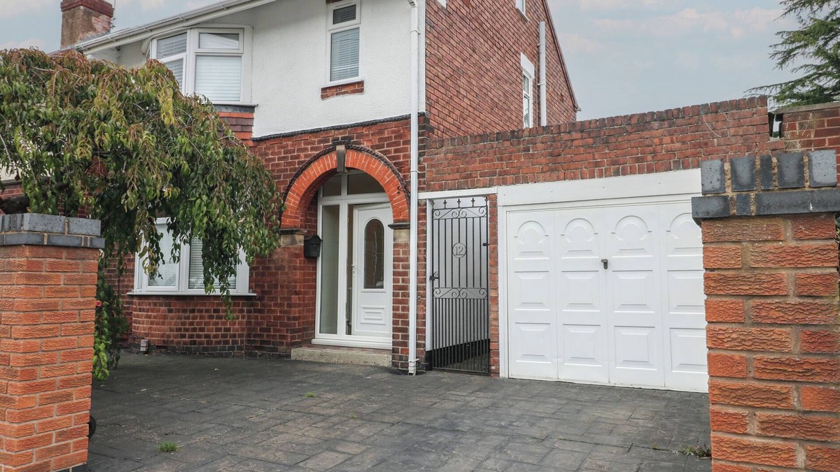 Skegby Cottage | ALEXANDRA RETREAT, with a garden in Sutton-In-Ashfield