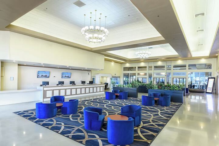Las Vegas Hotel | Alexis Park All Suite Resort