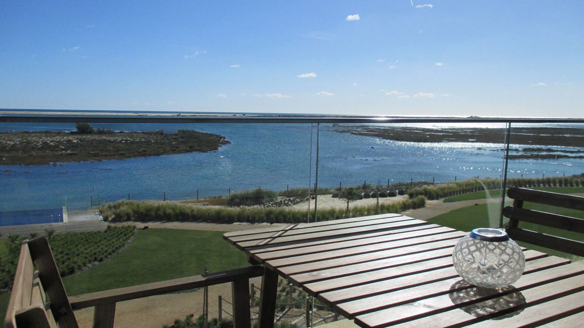 Fuseta Apartment | Algarve - Romantic and Exquisite 1 Bedroom Apartment by the sea, in a Natural Park
