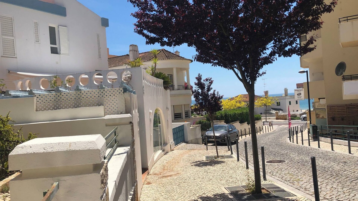 Praia da Rocha Villa | Algarve Unique Blue Villan50 m to beach/restaurants. 7 bedrooms. 20 min golf