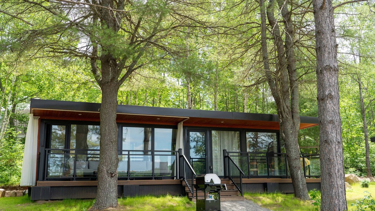 South Algonquin Cabin | Algonquin's Edge Resort | Waterview 2
