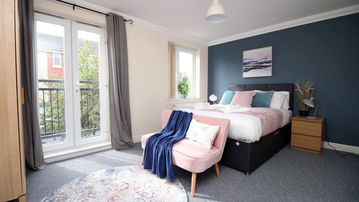 Newport House | Alicia's Way by Tŷ SA