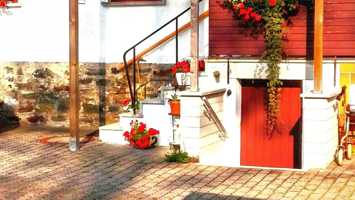 Oberkotzau Apartment | ALiRiNA apartment, 4 beds, parking lot, for up to 5 persons (80gm)