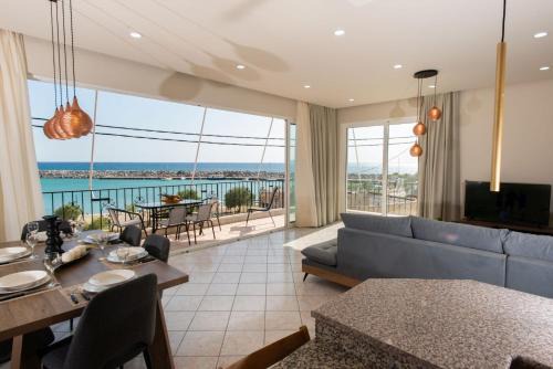 Kokinos Pirgos Apartment | Alkioni Suite with harbor view