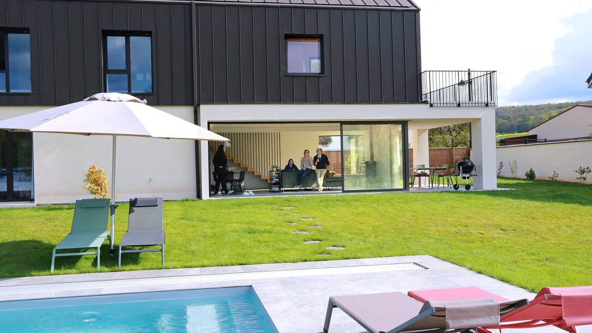 Cuchery House | All comforts with a swimming pool and garden, ideal for groups in Champagne